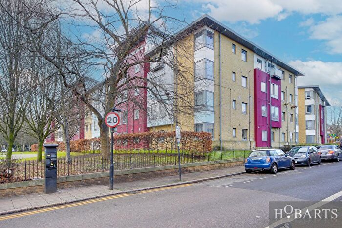 2 Bedroom Flat For Sale In Winkfield Road, Crown Close, N22