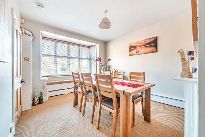 4 Bedroom Detached House For Sale In Peppard Road, Sonning Common, Reading, RG4