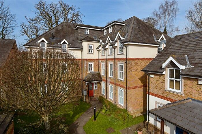 3 Bedroom Flat For Sale In Church Paddock Court, Wallington, Surrey, SM6