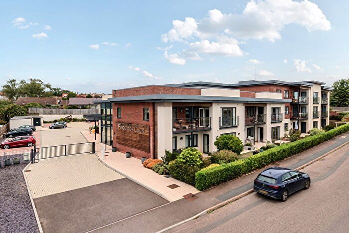 2 Bedroom Flat For Sale In Buckingham Close, Exmouth, Devon, EX8