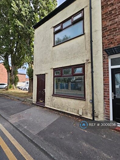 2 Bedroom End Of Terrace House To Rent In Mealhouse Lane, Manchester, M46
