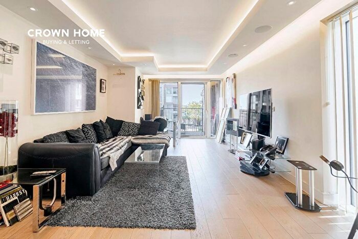 1 Bedroom Flat For Sale In Woodford House, Chelsea Creek, SW6