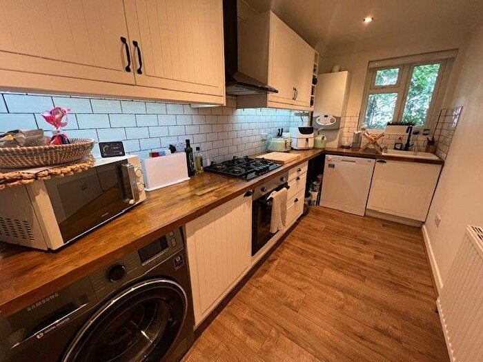 2 Bedroom Flat To Rent In Cavendish Road, Bournemouth, BH1