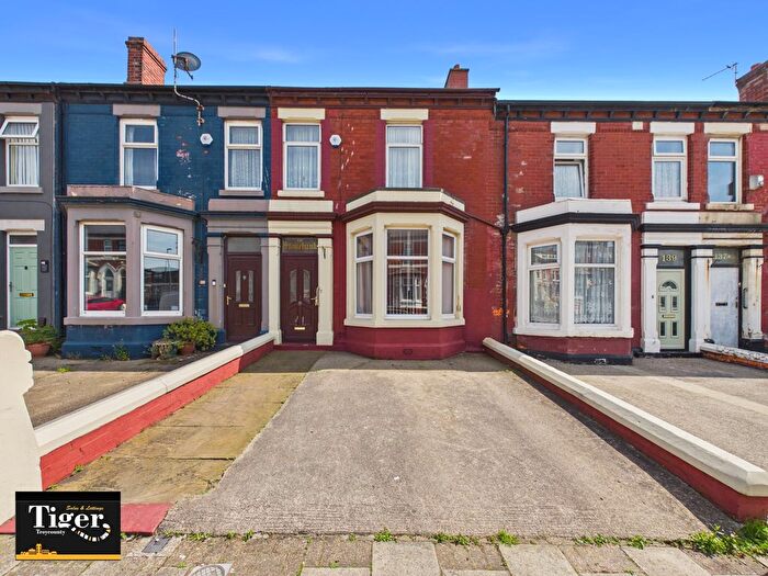 3 Bedroom Terraced House For Sale In Albert Road, Blackpool, FY1