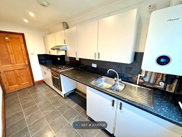 1 Bedroom Flat To Rent In Union Street, Camborne, TR14