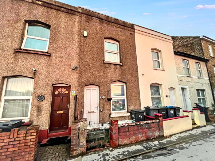 2 Bedroom Terraced House For Sale In Purley Way, Croydon, CR0