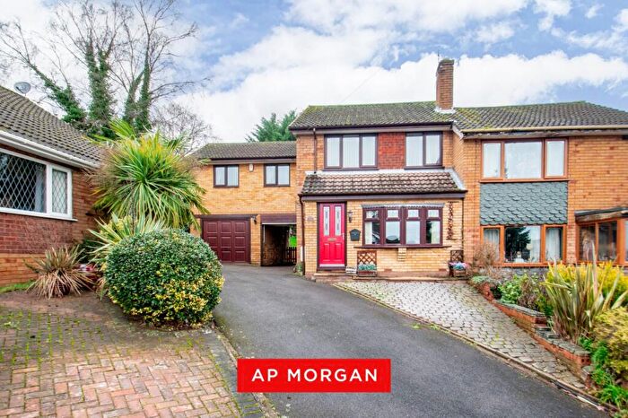 4 Bedroom Semi Detached House For Sale In Greenways, Wordsley, Stourbridge, West Midlands, DY8