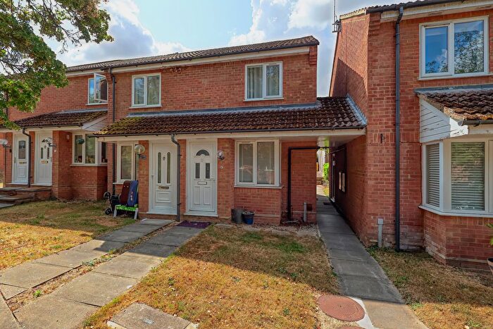 1 Bedroom End Of Terrace House For Sale In Park View Court, Eaton Avenue, High Wycombe, Buckinghamshire, HP12