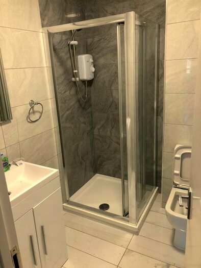 Studio To Rent In Woodlands Road, London, IG1