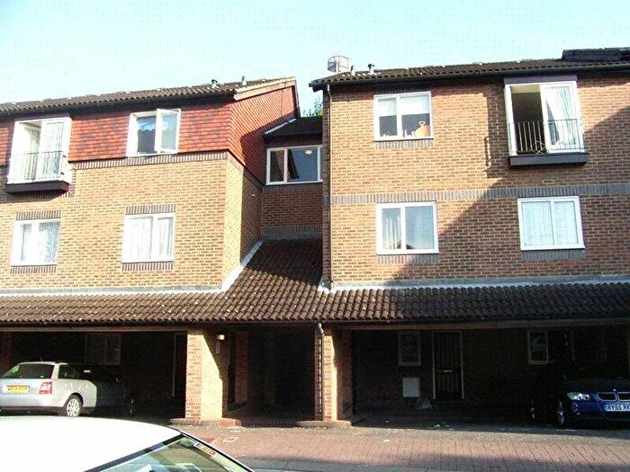 Apartment To Rent In Abbeyfields Close, Park Royal, London, NW10