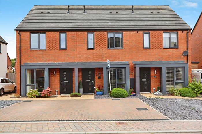 2 Bedroom Terraced House For Sale In Hornbeam Lane, Chesterfield, S42