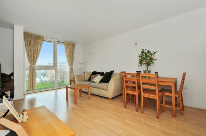 1 Bedroom Flat To Rent In Amazon Apartments, New River Avenue, Crouch End, N8