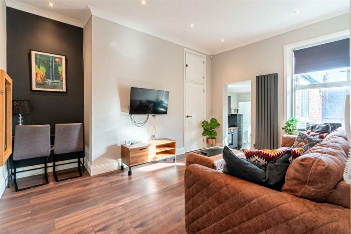 3 Bedroom Flat To Rent In **th November ** Tosson Terrace, Newcastle Upon Tyne, NE6