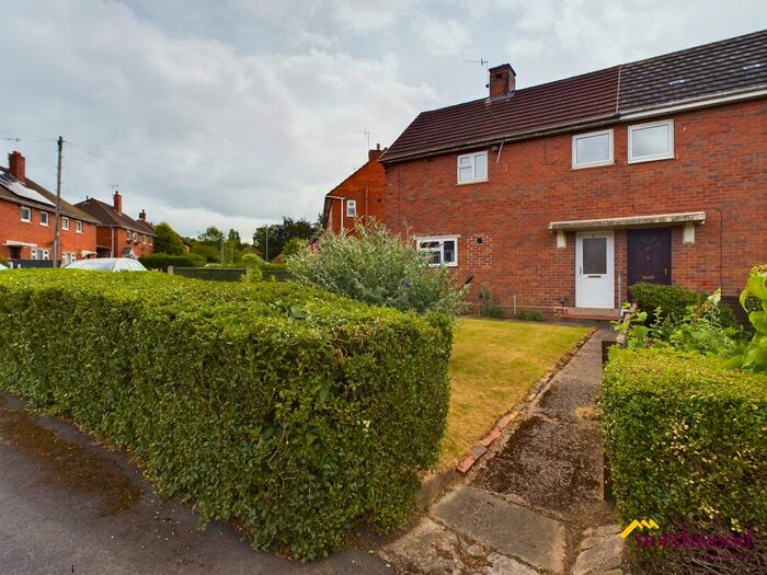 3 Bedroom Semi-Detached House To Rent In Chillworth Grove, Blurton, Stoke-On-Trent, ST3