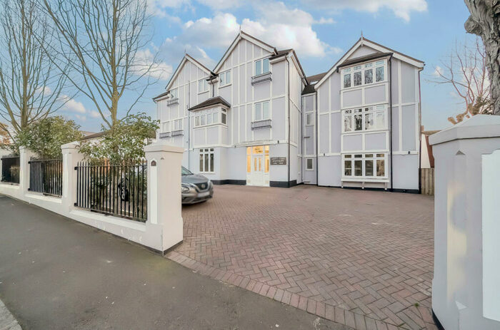 2 Bedroom Apartment To Rent In Page Heath Lane, Bromley, Kent, BR1