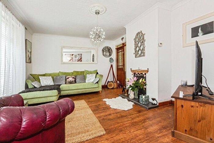 3 Bedroom Semi-Detached House For Sale In Linden Avenue, Swansea, West Glamorgan, SA3