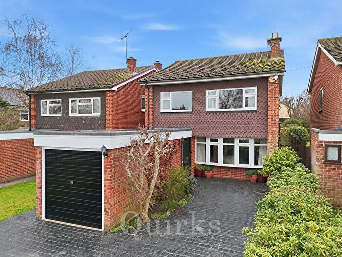 4 Bedroom Detached House For Sale In Dukes Road, Billericay, CM11