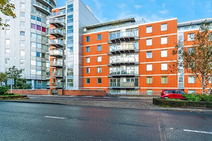 2 Bedroom Flat For Sale In Fairfield Road, Croydon, CR0