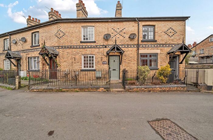 2 Bedroom Terraced House For Sale In Brook Street, Llanfyllin, Powys, SY22