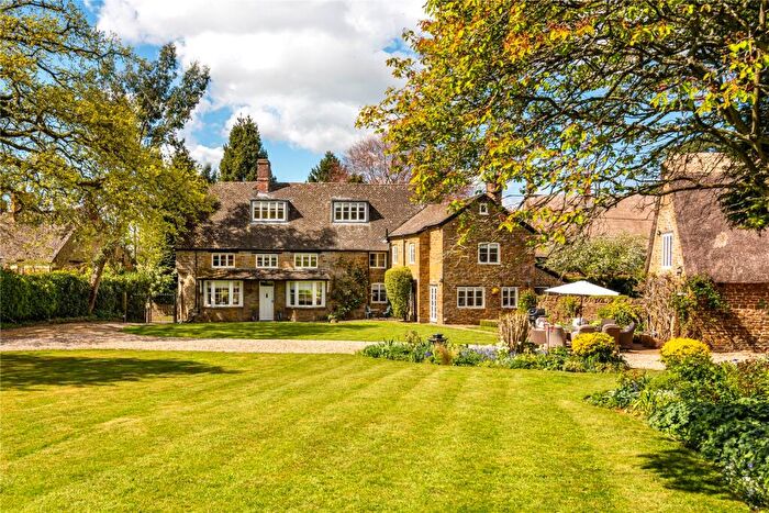 5 Bedroom Detached House For Sale In Overthorpe, Oxfordshire, OX17