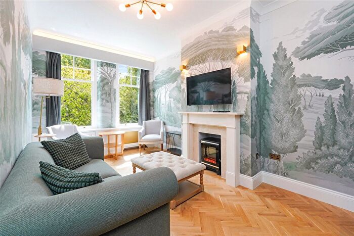 2 Bedroom Flat To Rent In Kings Road, Chelsea, SW3