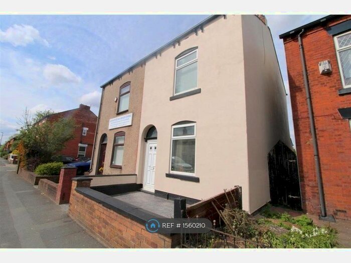 2 Bedroom Semi-Detached House To Rent In Oldham Road, Failsworth, Manchester, M35