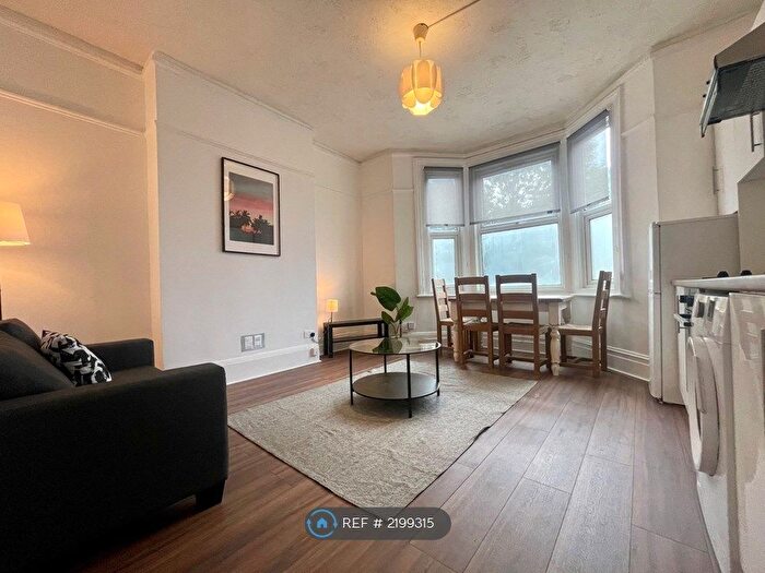 1 Bedroom Flat To Rent In South Norwood Hill, London, SE25
