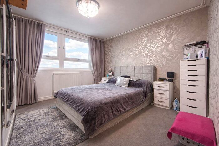 2 Bedroom Flat For Sale In Rufford Tower Lexden Road, London, W3