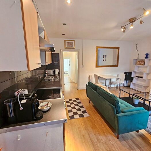 2 Bedroom Flat To Rent In Junction Road, London, N19
