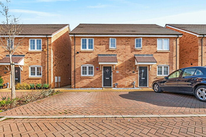 3 Bedroom Semi-Detached House For Sale In Bridle Road, Wixams, MK45