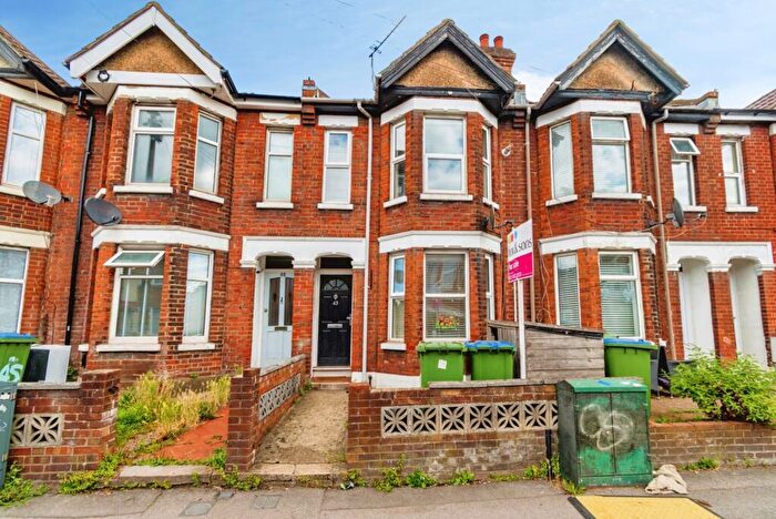 2 Bedroom Terraced House For Sale In Romsey Road, Southampton, Hampshire, SO16