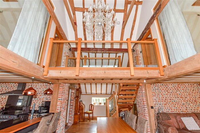 2 Bedroom Barn Conversion For Sale In Shottenden Road, Canterbury, Kent, CT4