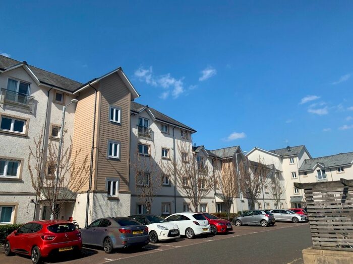 2 Bedroom Flat To Rent In Chandlers Court, Stirling Town, Stirling, FK8