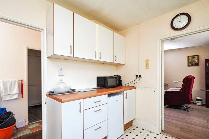 3 Bedroom End Of Terrace House For Sale In Green Lane, Clifton, Nottingham, NG11