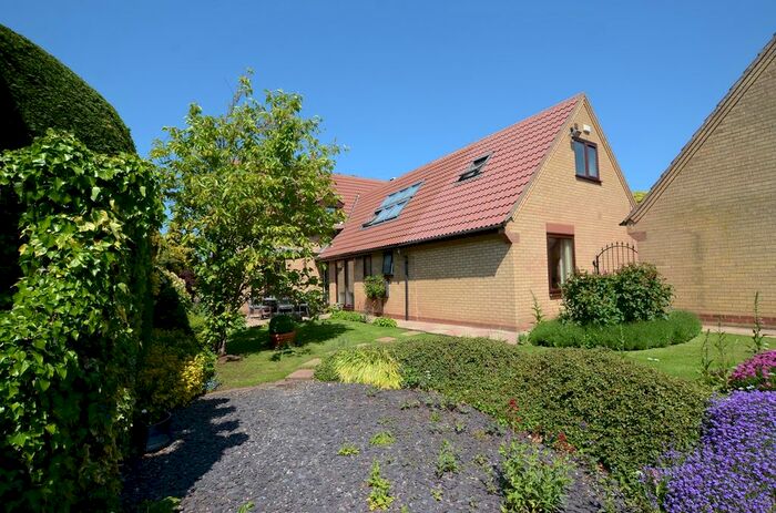 4 Bedroom Detached House To Rent In Holywell Way, Peterborough, PE3
