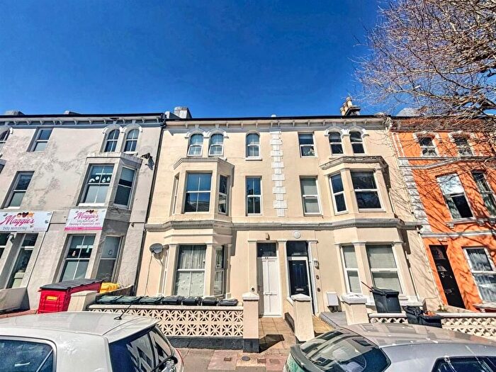 2 Bedroom Flat For Sale In Pevensey Road, Eastbourne, BN22