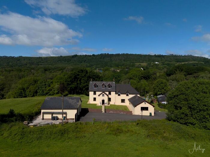 5 Bedroom Detached House For Sale In Bryncoch, Neath, SA10