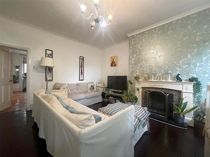 2 Bedroom Flat To Rent In Claremont Road, Windsor, SL4