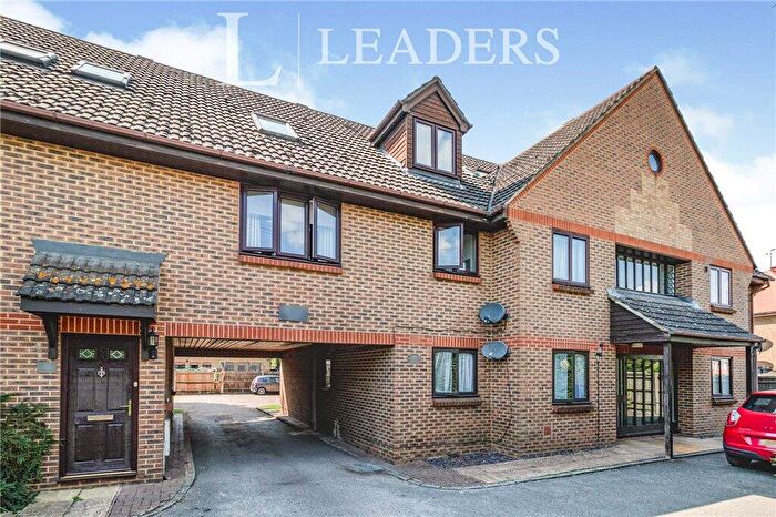 1 Bedroom Apartment To Rent In Farm Road, Esher, KT10