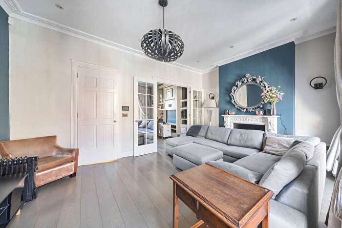 3 Bedroom Flat To Rent In Upper Montagu Street, Marylebone, London, W1H