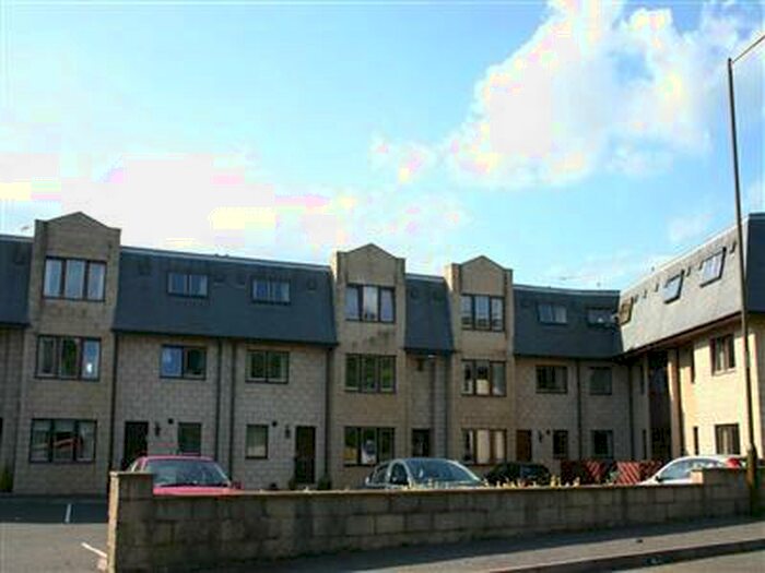 2 Bedroom Flat To Rent In Smiddy View, Cambusbarron, FK7