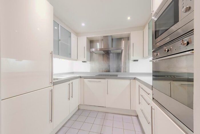 2 Bedroom Flat To Rent In The Grainstore, Western Gateway, Royal Victoria Docks, ExCel, London, E16