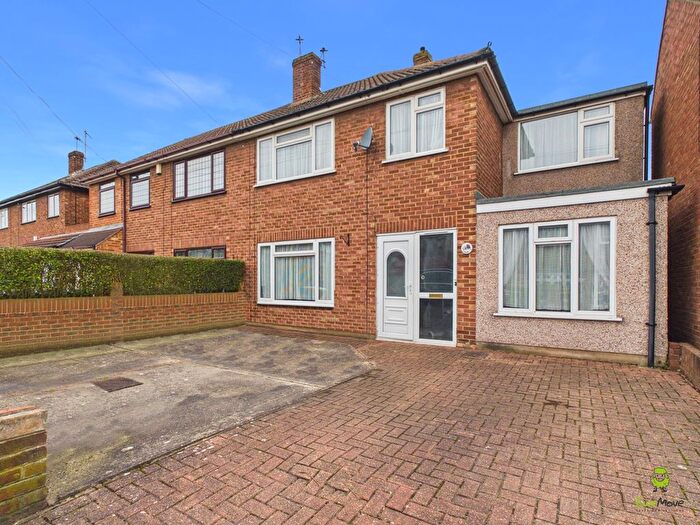 5 Bedroom Semi Detached House For Sale In Rokesby Close, Welling, DA16