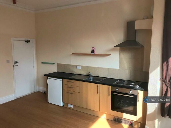 Studio To Rent In East Parade, Harrogate, HG1