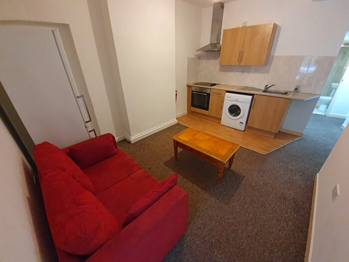 1 Bedroom Flat To Rent In Flat, West Luton Place, CF24