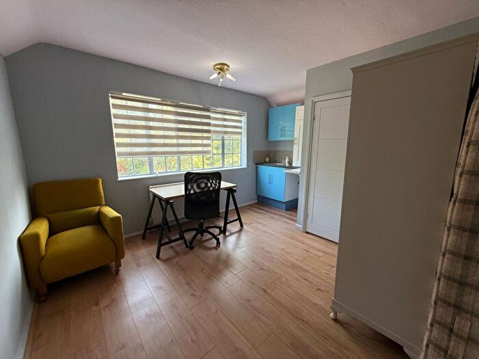 Studio To Rent In Forty Avenue, Wembley, HA9