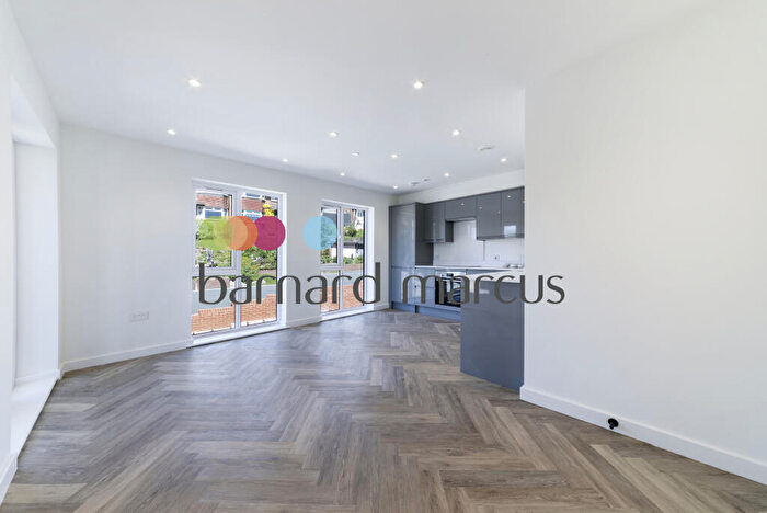 2 Bedroom Apartment To Rent In Hyde Road, South Croydon, CR2