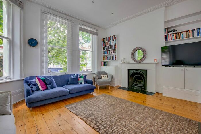 3 Bedroom Maisonette To Rent In Shepherds Bush Road, London, W6