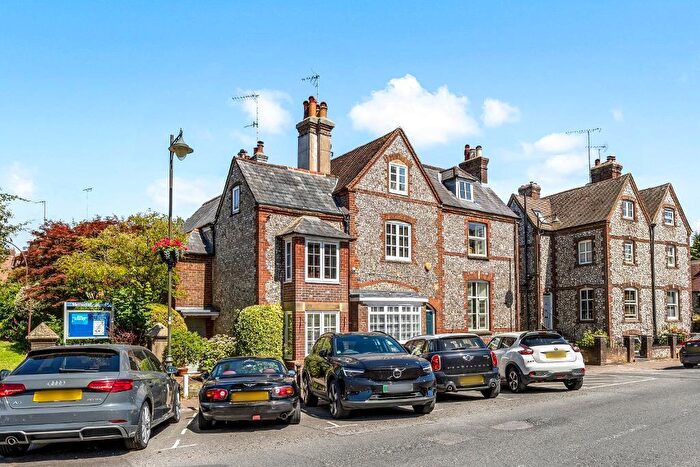 3 Bedroom End Of Terrace House For Sale In High Street, Steyning, BN44