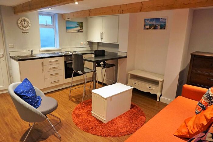 1 Bedroom Flat To Rent In Anderson Avenue, Harehills, Leeds, LS8